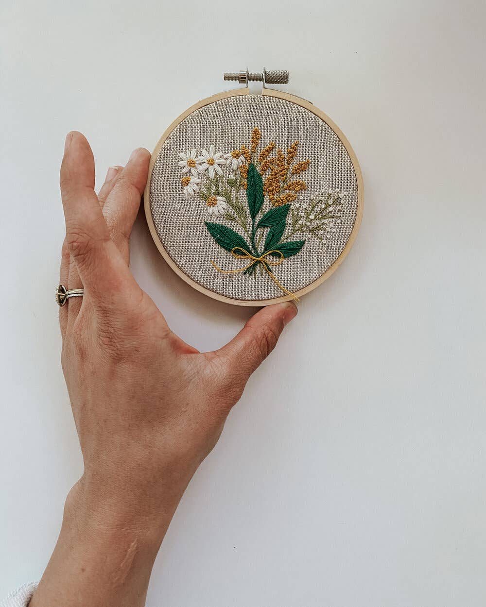 Mini Embroidery - Tiny Bow Posy Kit